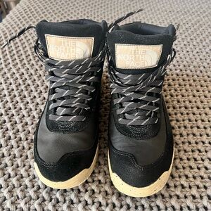 The North Face Men’s snow boots size 8.5